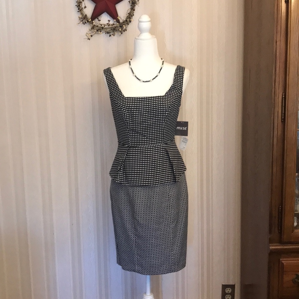 Muse peplum dress size 4 NWT